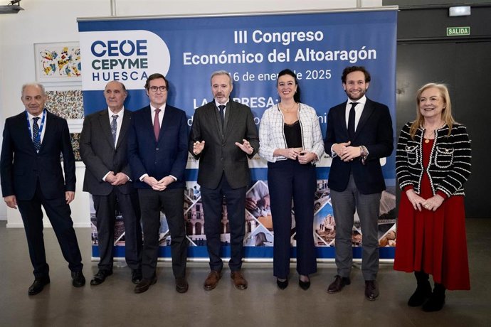 Foto de familia del III Congreso Económico del Altoaragón.