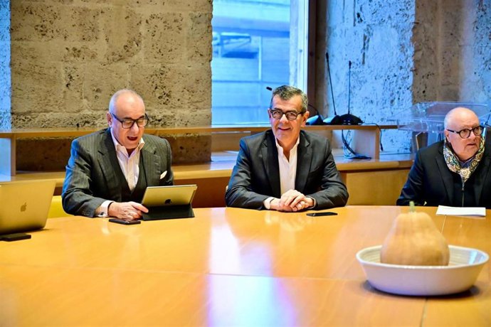 Reunión de la comisión de seguimiento de la Granada Card, con el director del Patronato de la Alhambra y Generalife, Rodrigo Ruiz-Jiménez, y el concejal de Turismo y Cultura, Juan Ramón Ferreira