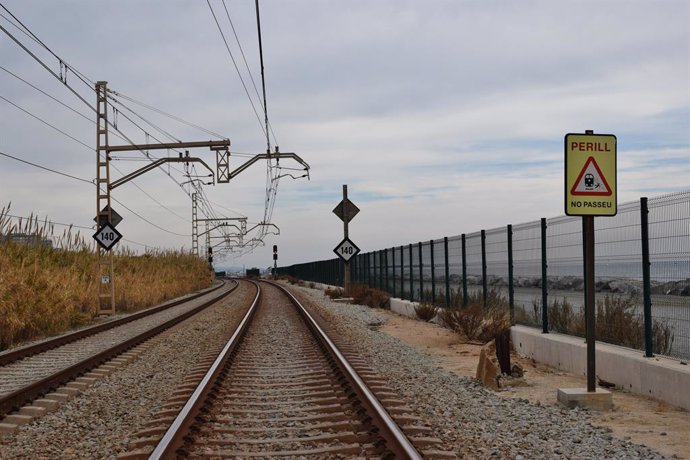 Archivo - Via de l'R1 de Rodalies