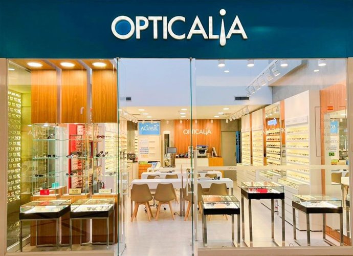 Archivo - Una tienda de Opticalia 