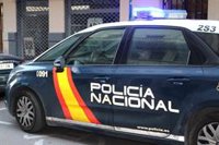 La Policía dispara a un hombre armado con cuchillos que amenazaba a transeúntes en Torrent