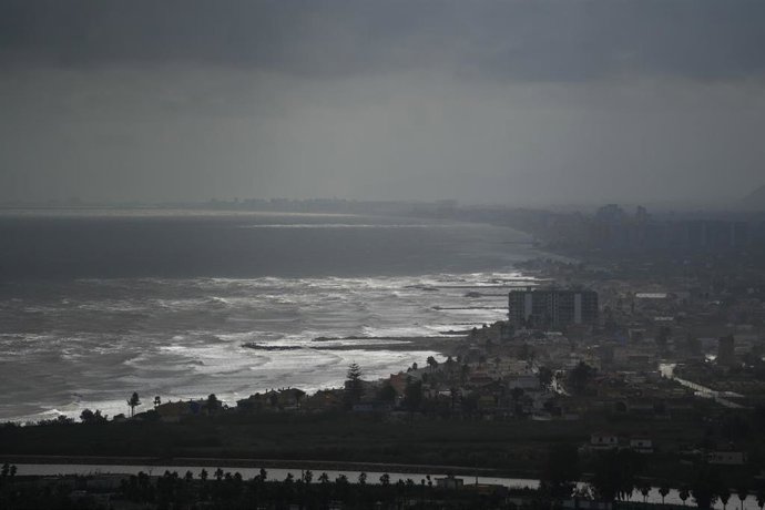 Archivo - Vista panorámica de Cullera tras la lluvia, en una imagen de archivo