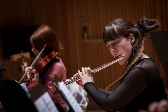 Archivo - Una artista de la Jove Orquestra de la Generalitat