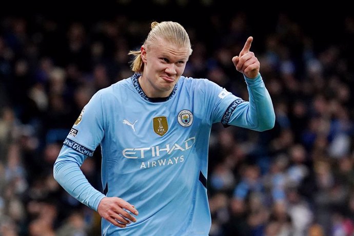 04 January 2025, United Kingdom, Manchester: Manchester City's Erling Haaland celebrates scoring his side's second goal during the English Premier League soccer match between Manchester City and West Ham United at the Etihad Stadium. Photo: Martin Rickett