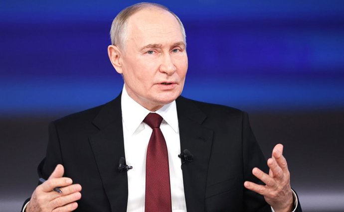 HANDOUT - 19 December 2024, Russia, Moscow: Russian President Vladimir Putin holds his annual end-of-year press conference. The question-and-answer session for journalists is combined with the television programme "Results of the Year," where citizens can