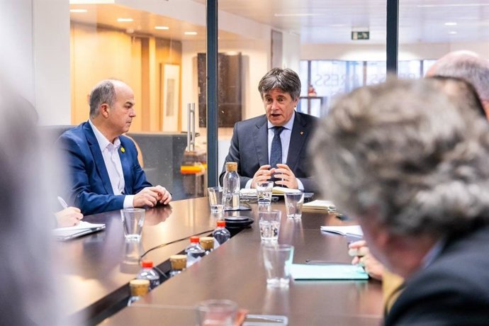 El presidente de Junts, Carles Puigdemont, en la reunión de la permanente del partido en Bruselas (Bélgica)