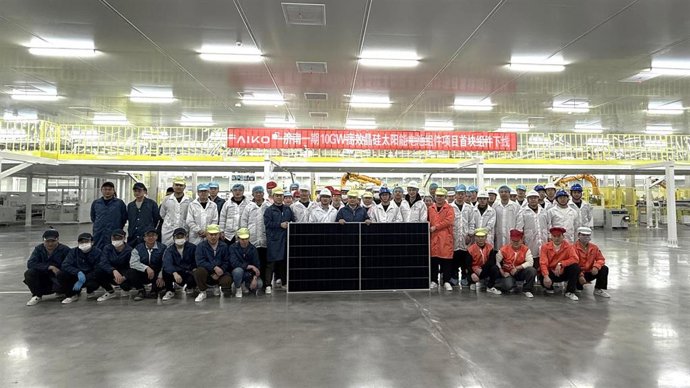 Aiko inaugura su nueva planta en Jinan (China) y produce su primer módulo solar
