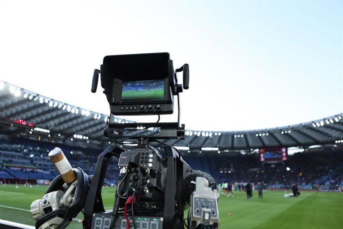 Archivo - Cámara de televisión en el Olímpico de Roma