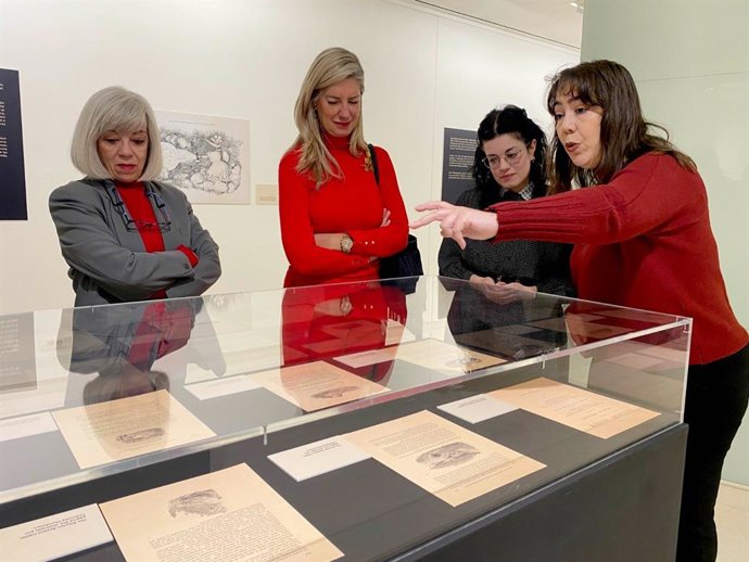 La concejala de Educación y Cultura, Irene Carvajal, en la presentación de la exposición 'Iluminando la Ciencia' en el Museo de la Ciencia de Valladolid