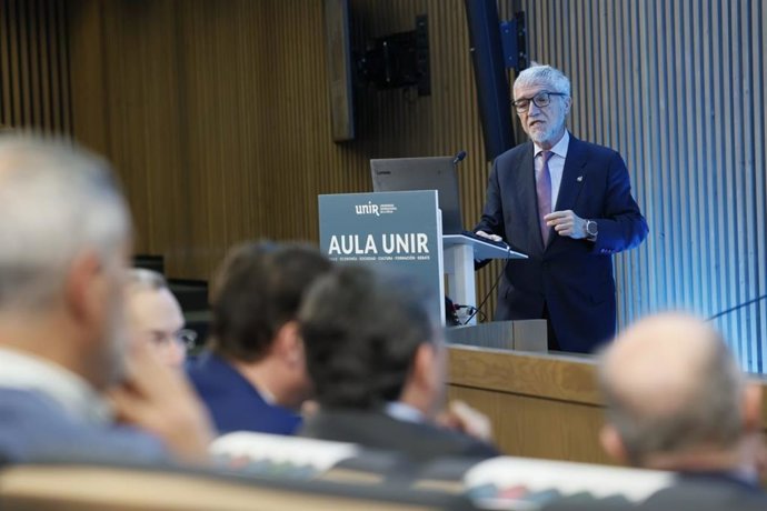 El director del Barcelona Supercomputing Center, Mateo Valero, en el Aula UNIR