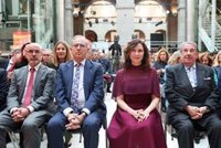 Martín afea el viaje de Ayuso a Perú: "Se escapa de dar explicaciones sobre las muchas dudas de su entorno y gestión"