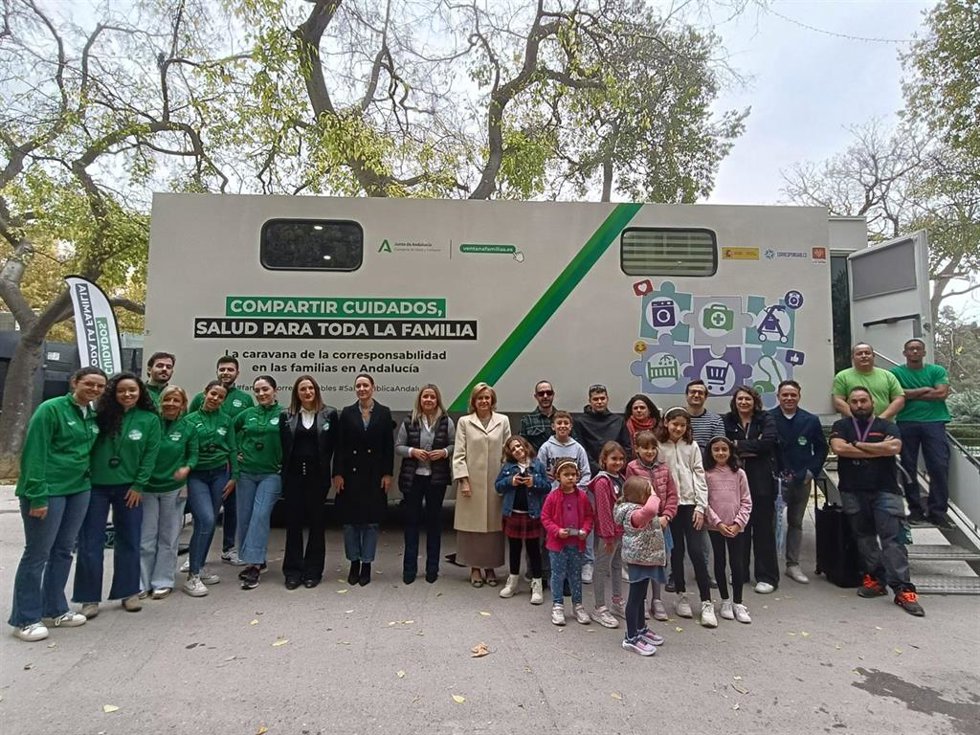 Archivo - La 'Caravana de la Corresponsabilidad en Cuidados de Salud' en Jaén en una imagen de archivo. 