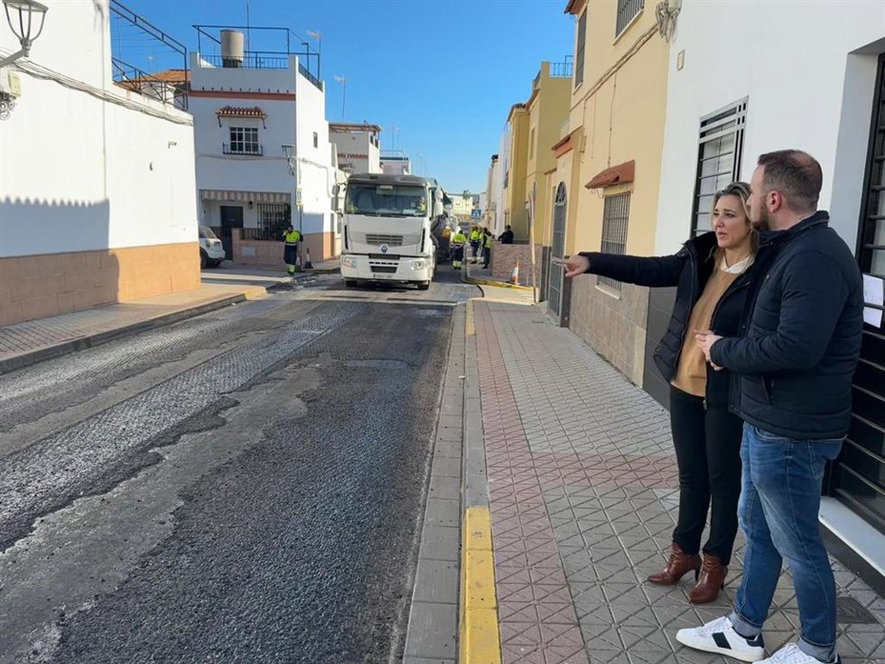 Imagen de la visita a la barriada de Pablo VI