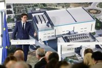 López dice que el Gobierno "no se va a cansar de dialogar" tras el aviso de Puigdemont y no descarta la reunión en Suiza