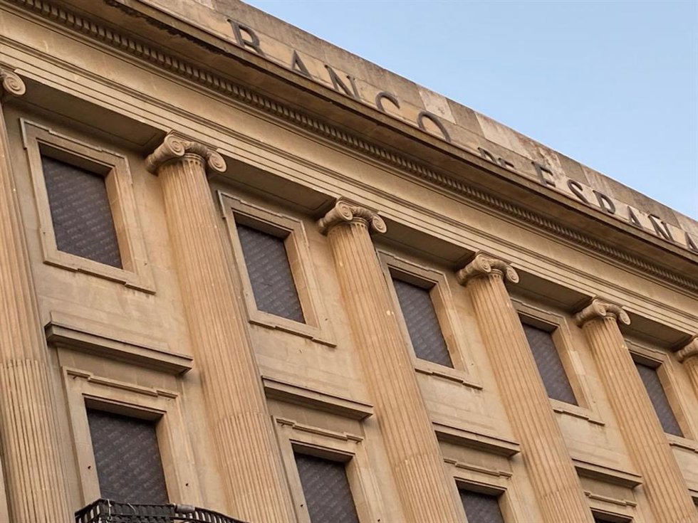 Fachada del antiguo edificio del Banco de España en Huelva, que acogerá el Museo de Bellas Artes.