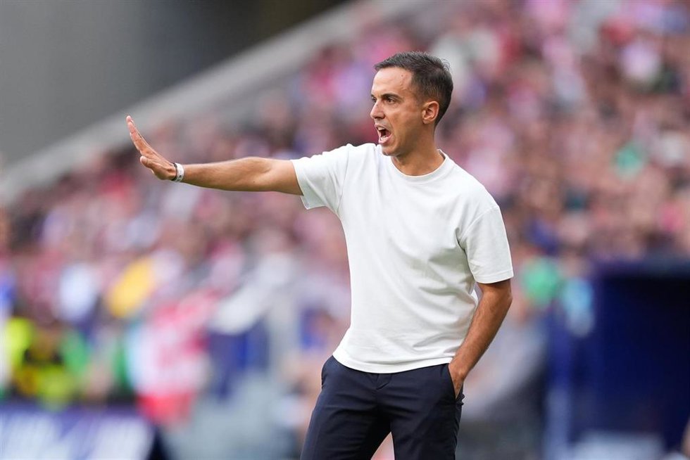 Archivo - El entrenador del CD Leganes, Borja Jiménez, ante el Atlético de Madrid en el Riyadh Air Metropolitano.