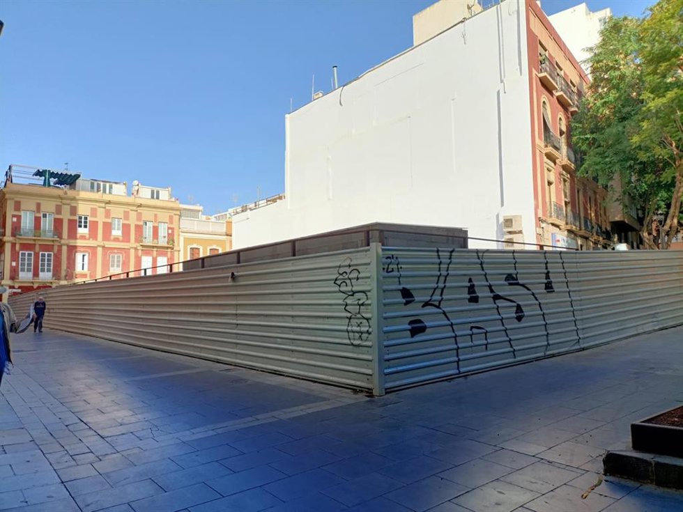 Parcela resultante del derribo de la antigua sede de Correos, junto a la Plaza Juan Cassinello de Almería.