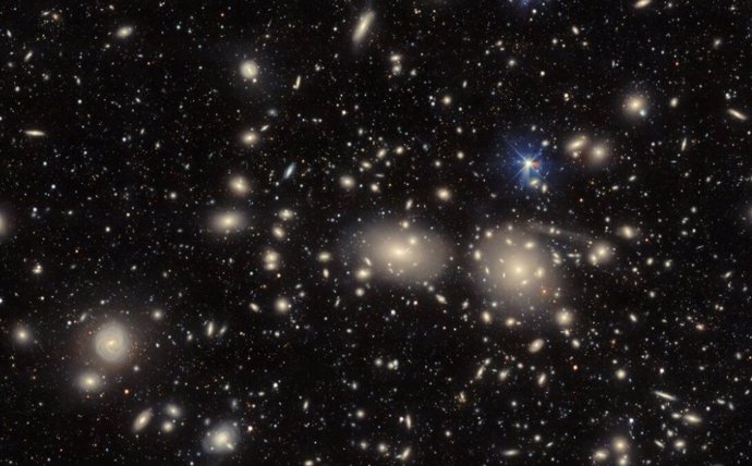 Mediciones extremadamente precisas de la distancia entre la Tierra y el cúmulo de galaxias Coma proporcionan nueva evidencia de que el ritmo de expansión del Universo es más rápido de lo esperado.