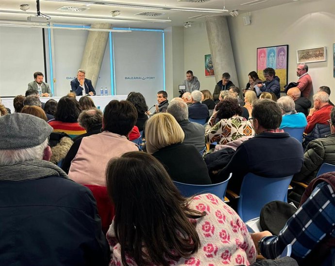 Martínez Mus pide al Gobierno que ejecute las obras de regeneración pendientes en la costa.