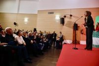 Montero lamenta que el PP siga "ERE que ERE" y reivindica ante Magdalena Álvarez los gobiernos de Chaves y Griñán