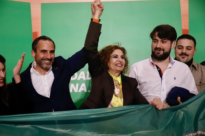 La vicesecretaria general del PSOE y precandidata a la Secretaría General del PSOE de Andalucía, María Jesús Montero, mantiene un encuentro con la militancia socialista de la provincia en Estación de Cártama, a 17 de enero de 2025, en Málaga (Andalucía, E