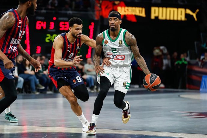 Timothe Luwawu-Cabarrot of Baskonia Vitoria-Gasteiz and Lorenzo Brown of Panathinaikos AKTOR Athens during the Turkish Airlines EuroLeague Regular Season Round 22 match between Baskonia Vitoria-Gasteiz and Panathinaikos AKTOR Athens at Fernando Buesa Aren