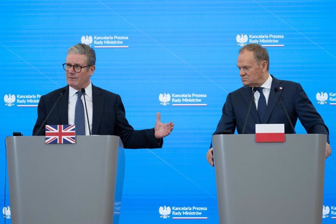El primer ministro británico, Ker Starmer, y su homólogo polaco, Donald Tusk