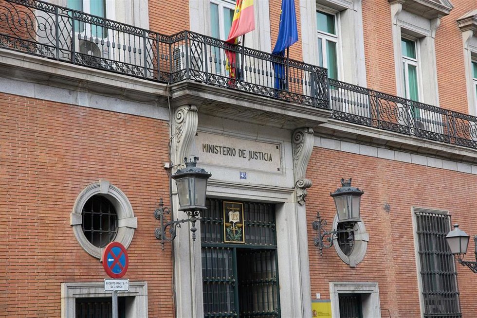 Archivo - Fachada del Ministerio de la Presidencia, Justicia y Relaciones con las Cortes, a 14 de febrero de 2024, en Madrid (España). El Ministerio de Justicia (MJUS) fue un departamento del Gobierno de España que desde el siglo XVIII ostentó competenc