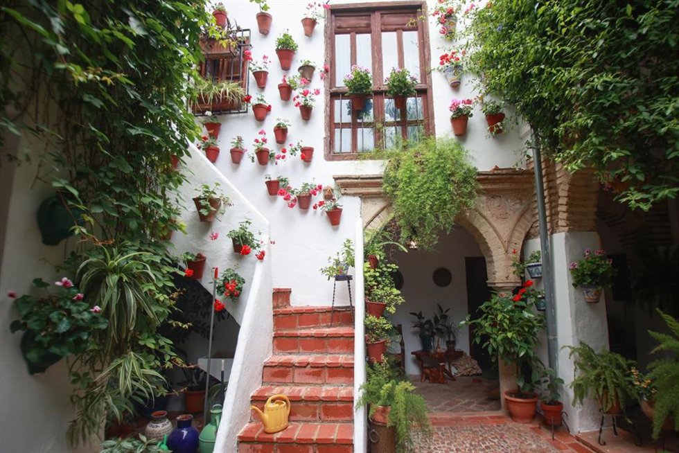 Archivo - Un patio cordobés típico.
