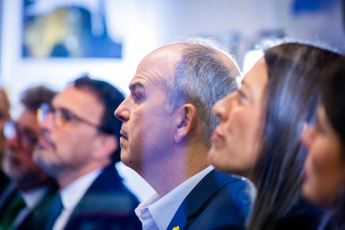 Archivo - El secretario general de Junts, Jordi Turull, durante una rueda de prensa tras una reunión con miembros del partido, a 17 de enero de 2025, en Bruselas (Bélgica)
