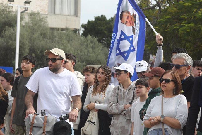 TEL AVIV, Jan. 17, 2025  -- Relatives of hostages held in Gaza hold a rally in a square in Tel Aviv, Israel, on Jan. 17, 2025. The Israeli Prime Minister's Office said in a statement on Friday that the release of Israeli hostages held in Gaza is expected 