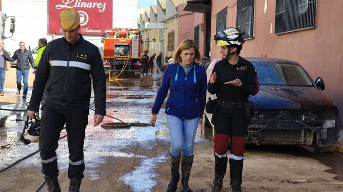 La delegada del Gobierno en la Comunitat Valenciana, Pilar Bernabé, durante su visita a Paiporta