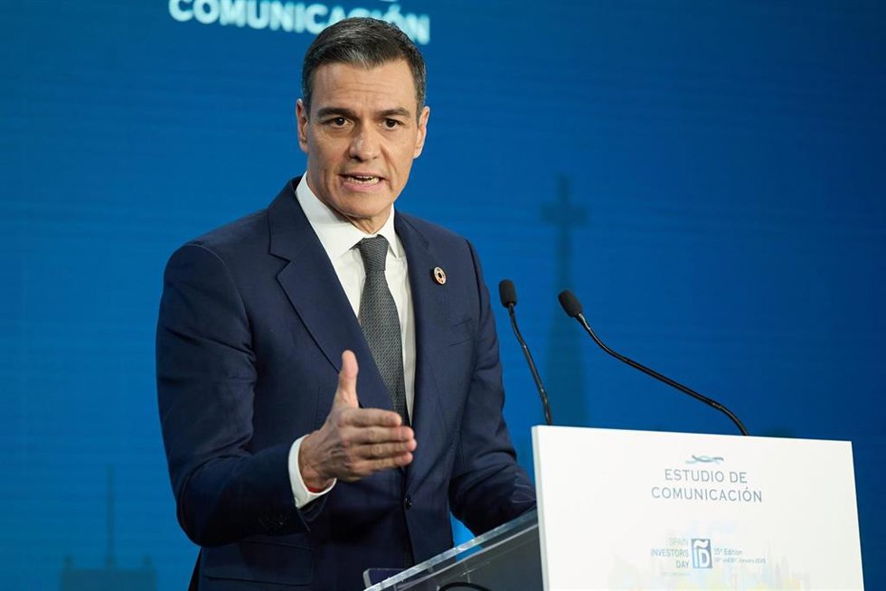 El presidente del Gobierno, Pedro Sánchez, clausura la XV edición del foro financiero internacional 'Spain Investors Day', a 16 de enero de 2025, en Madrid (España). Este foro reúne a los principales actores de la economía española, como miembros del eq