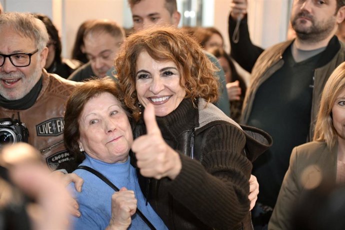 La precandidata a las primarias a la secretaria General del PSOE de Andalucía, María Jesús Montero, mantiene un encuentro con militantes del partido en Jaén (Andalucía, España). (Foto de archivo).