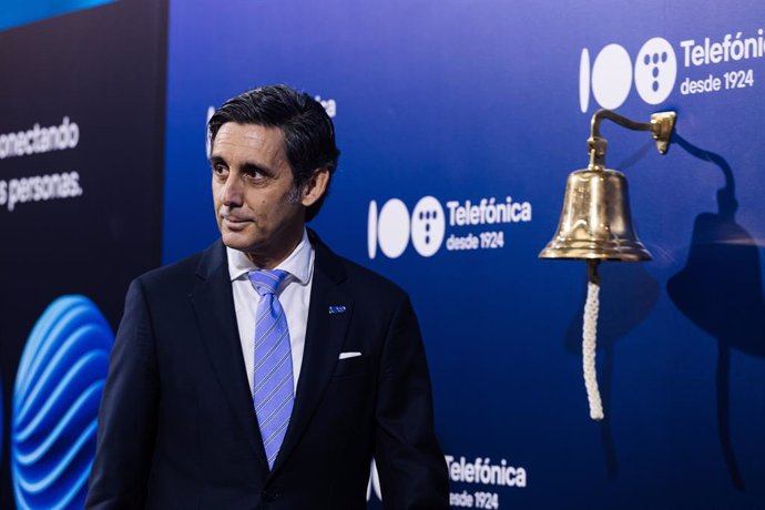 Archivo - El presidente ejecutivo de Telefónica, José María Álvarez-Pallete, durante el toque de campaña de Telefónica, en el Palacio de la Bolsa de Madrid, a 19 de abril de 2024, en Madrid (España). Este tradicional toque de campaña se enmarca en las act