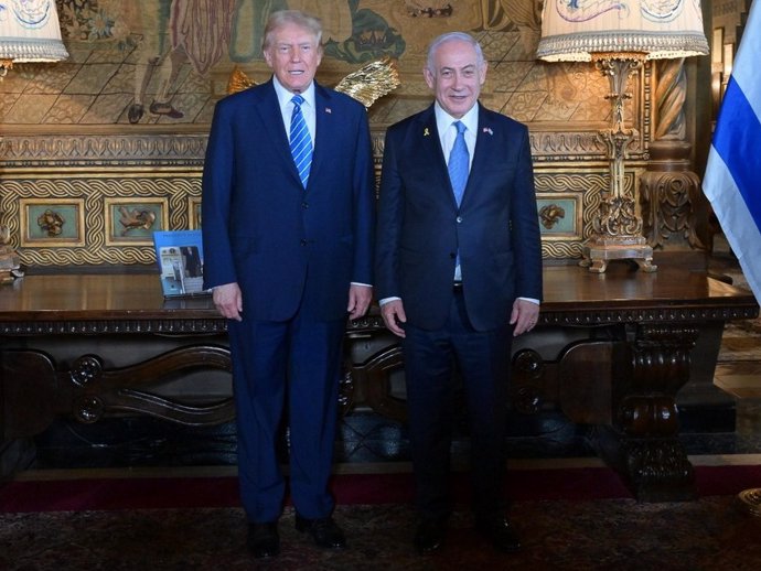 Archivo - July 26, 2024, Palm Beach, Florida, USA: Former US President and Republican candidate for 2024 presidential elections, DONALD TRUMP, hosts Israeli Prime Minister BENJAMIN NETANYAHU at Mar a Lago, Florida.,Image: 892717476, License: Rights-manage