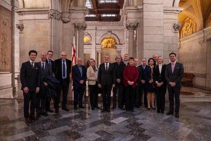 Collboni presidiendo la apertura