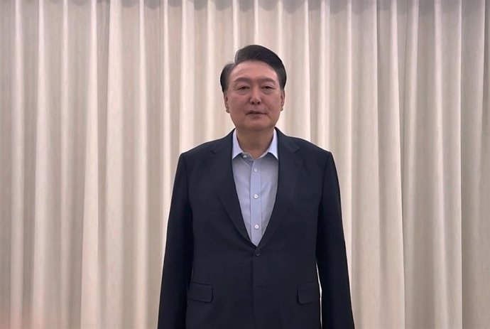 SEOUL, Jan. 15, 2025  -- A screenshot captured from a video released on Jan. 15, 2025 shows South Korean President Yoon Suk-yeol delivering a speech. South Korean President Yoon Suk-yeol was arrested in presidential residence Wednesday, becoming the count