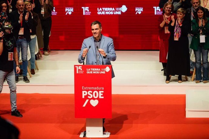 El secretario general del PSOE y presidente del Gobierno, Pedro Sánchez, clausura el XV Congreso Regional del PSOE extremeño