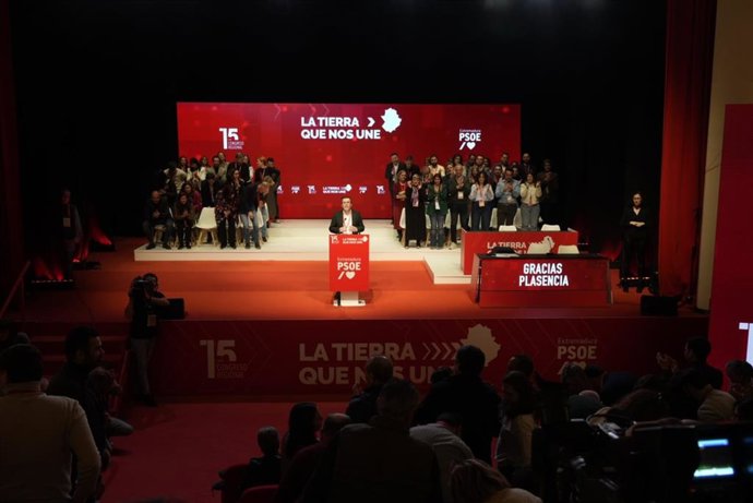 El secretario general del PSOE de Extremadura, Miguel Ángel Gallardo, interviene en la clausura del XV Congreso Regional de la formación celebrado en Plasencia