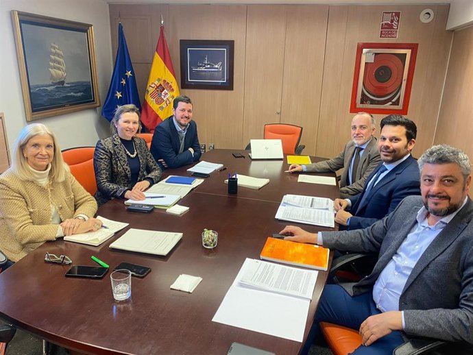Reunión entre responsables del Ministerio de Pesca y del Gobierno canario