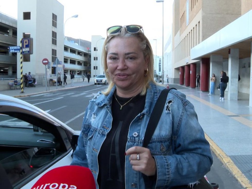 Belén Esteban abandona una tarde más el hospital Materno-Infantil de Canarias
