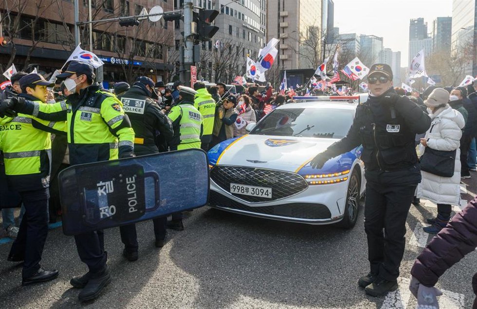 Manifestantes afines al expresidente surcoreano Yoon Suk Yeol