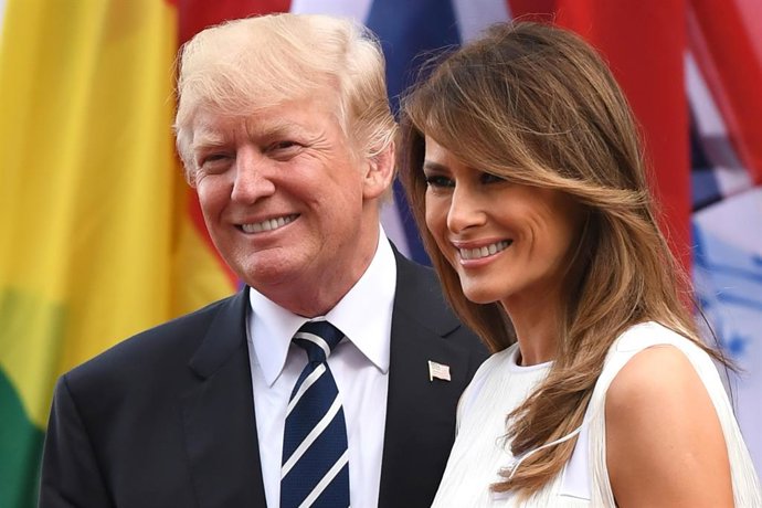Archivo - FILED - 07 July 2017, Hamburg: US President Donald Trump (L) and his wife Melania arrive for the concert at the Elbphilharmonie. Following the attack on her husband, former first lady Melania Trump has described the perpetrator as a "monster" an