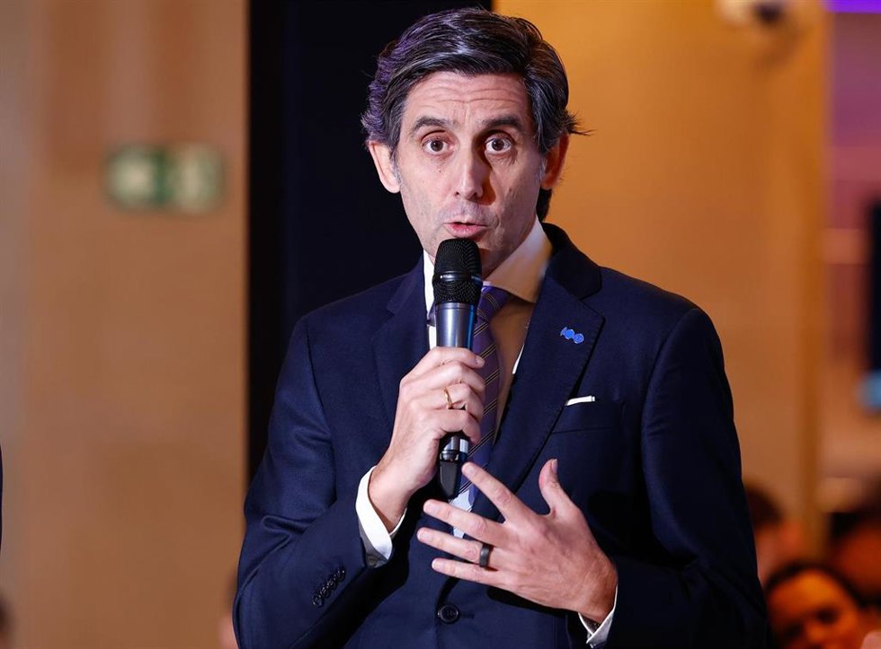 Archivo - Jose Maria Alvarez-Pallete, President of Telefonica, attends during the presentation of the Movistar Team 2025 at the Edificio Telefonica on December 18, 2024, Madrid, Spain.