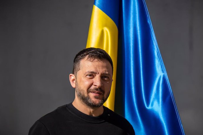 Archivo - El presidente de Ucrania, Volodimir Zelenski, durante una rueda de prensa en la capital de Alemania, Berlín (archivo)
