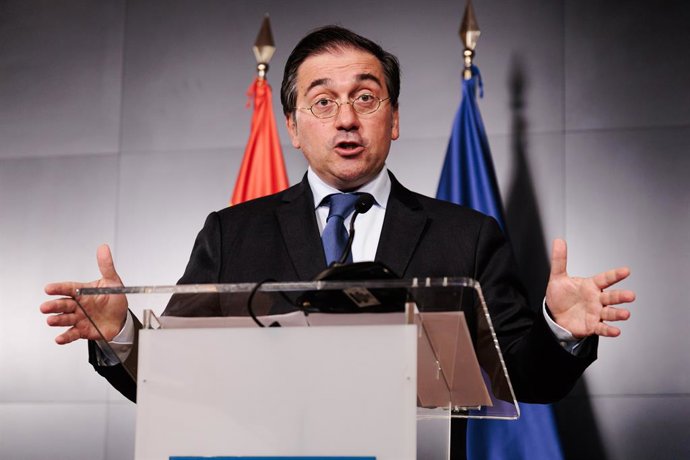 Archivo - El ministro de Asuntos Exteriores, Unión Europea y Cooperación, José Manuel Albares, ofrece una rueda de prensa tras su reunión con autoridades del Campo de Gibraltar, en la sede del ministerio, a 9 de octubre de 2024, en Madrid (España). Albare