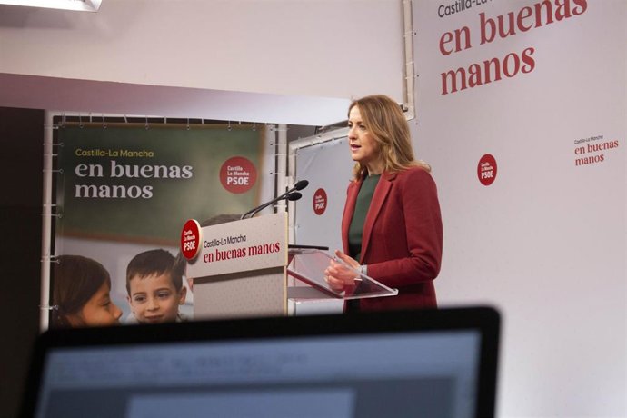 La vicesecretaria general del PSOE de Castilla-La Mancha y eurodiputada, Cristina Maestre, en rueda de prensa.