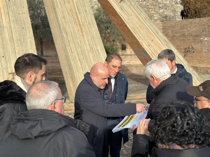 Prieto durante la visita a Cervera