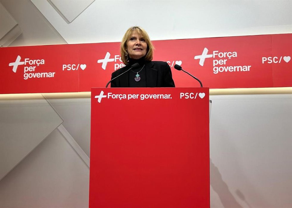 La viceprimera secretaria y portavoz del PSC, Llusa Moret, en una rueda de prensa en la sede del partido